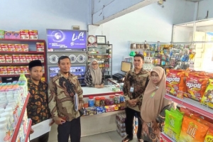 Pengawas Sertifikat Halal Kankemenag Aceh Tamiang Tinjau Produk Berlabel Halal di Opak Market