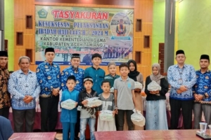 Kankemenag Aceh Tamiang Santuni Anak Yatim dan Sosialisasikan TTE dan Srikandi